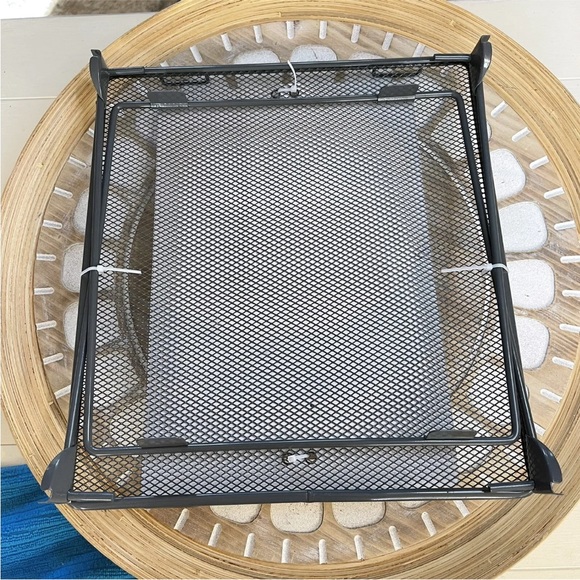 Locker Starter kit mesh 10” shelf & assessory kit - Picture 5 of 7